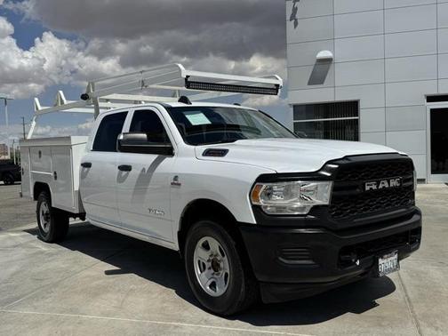 2019 RAM 3500 Tradesman Crew Cab 4x2 8' Box