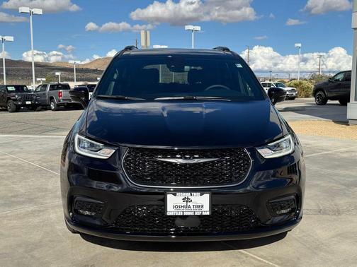 2026 Chrysler Pacifica L