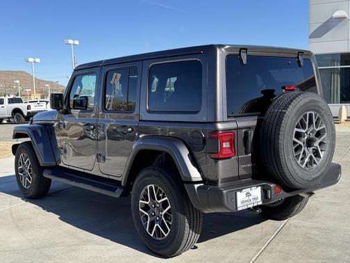 2026 Jeep Wrangler 4-Door Sahara 4x4