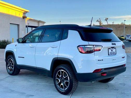 2026 Jeep Compass Trailhawk