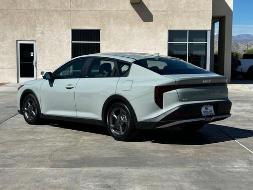 Morning Haze 2025 Kia K4 LXS