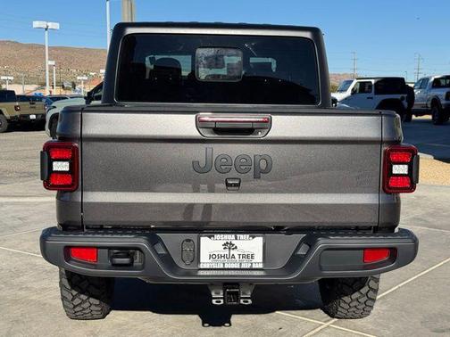 2026 Jeep Gladiator Willys 4x4