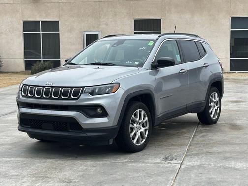 2022 Jeep Compass Latitude Lux