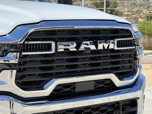 2025 RAM 2500 Tradesman Crew Cab 4x4 6'4' Box