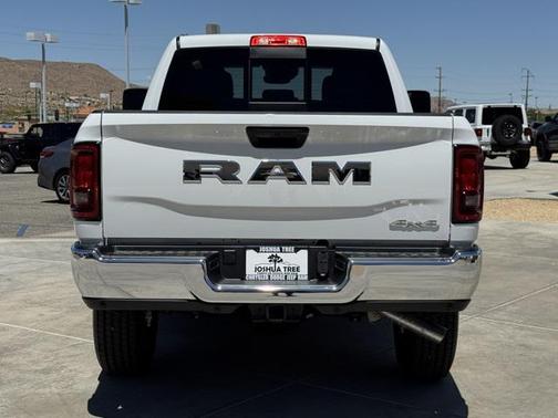 2025 RAM 2500 Tradesman Crew Cab 4x4 6'4' Box