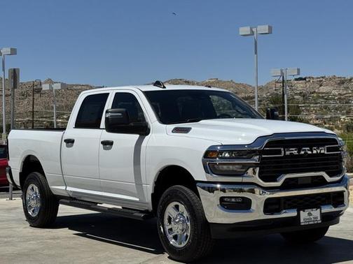 2025 RAM 2500 Tradesman Crew Cab 4x4 6'4' Box