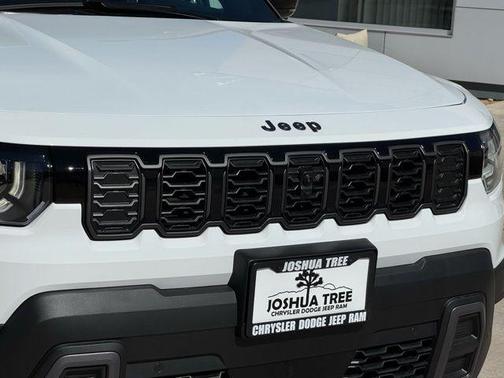 2026 Jeep Cherokee Overland