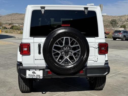 2025 Jeep Wrangler 4-Door Sahara 4x4