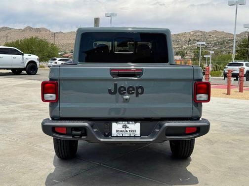 2025 Jeep Gladiator Sport S