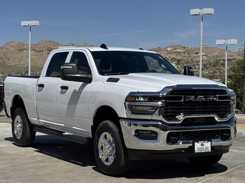 2025 RAM 2500 Tradesman Crew Cab 4x4 6'4' Box
