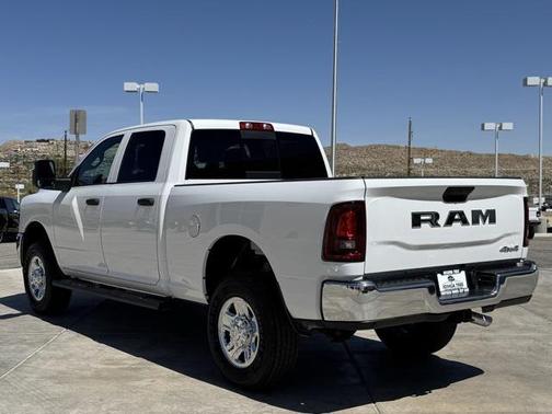 2025 RAM 2500 Tradesman Crew Cab 4x4 6'4' Box