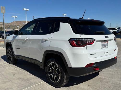 2024 Jeep Compass Trailhawk