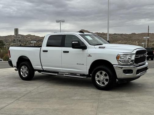 2023 RAM 2500 Big Horn Crew Cab 4x4 6'4' Box