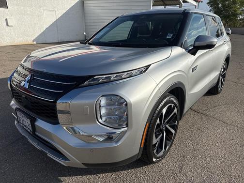 2023 Mitsubishi Outlander PHEV SE S-AWC