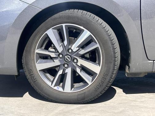 2023 Nissan Versa 1.6 SV