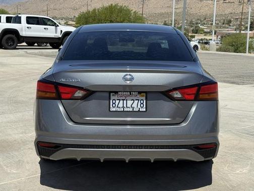 2022 Nissan Altima S FWD