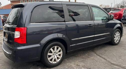 2013 Chrysler Town & Country Touring