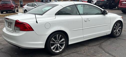 2011 Volvo C70 T5