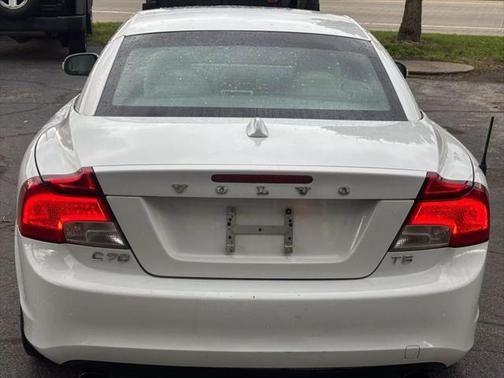 2011 Volvo C70 T5