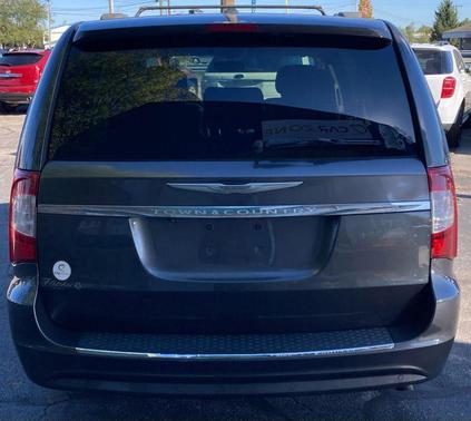 2015 Chrysler Town & Country Touring-L