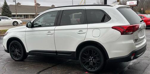 2018 Mitsubishi Outlander LE