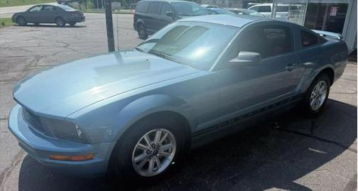 2006 Ford Mustang Deluxe