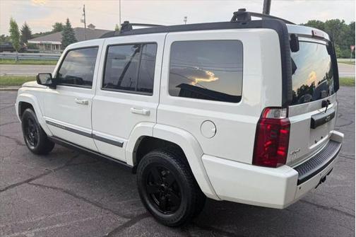 2010 Jeep Commander Sport