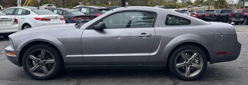 2006 Ford Mustang Deluxe