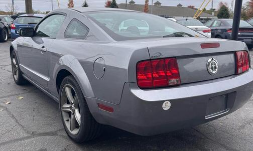 2006 Ford Mustang Deluxe