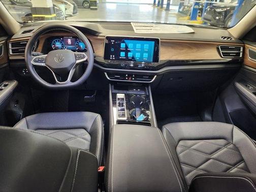 2025 Volkswagen Atlas 2.0T SE