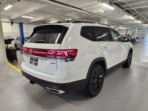2025 Volkswagen Atlas 2.0T SE