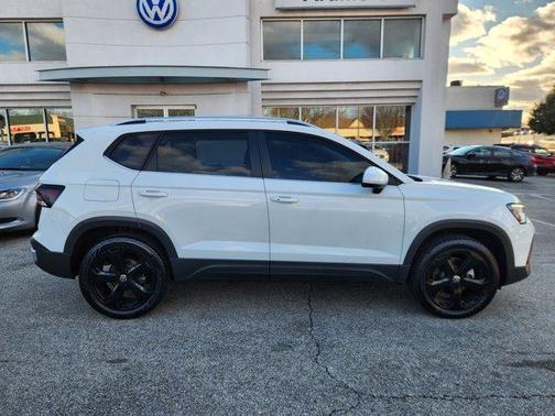 2025 Volkswagen Taos 1.5T SEL