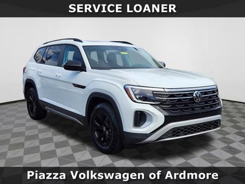 Pure White 2025 Volkswagen Atlas 2.0T Peak Edition