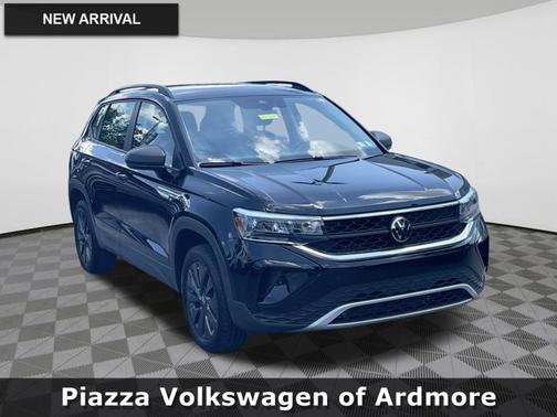 Deep Black Pearl Effect 2024 Volkswagen Taos 1.5T S
