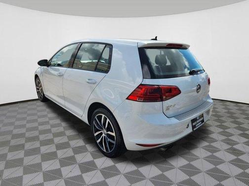2016 Volkswagen Golf TSI S