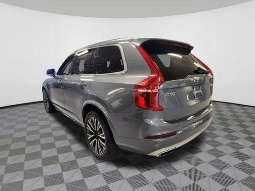 2020 Volvo XC90 T5 Momentum 7 Passenger