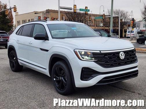 2026 Volkswagen Atlas Cross Sport 2.0T SEL R-Line Black