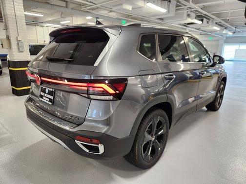 2025 Volkswagen Taos 1.5T SEL
