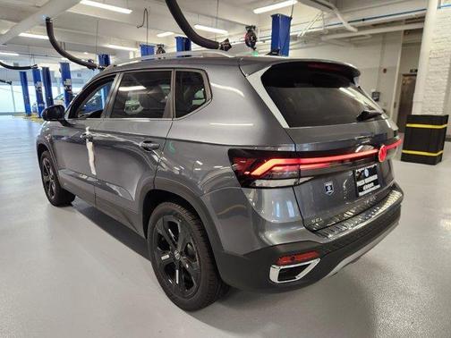 2025 Volkswagen Taos 1.5T SEL