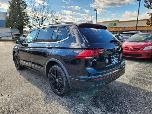 2022 Volkswagen Tiguan 2.0T SE R-Line Black
