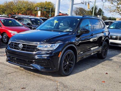2022 Volkswagen Tiguan 2.0T SE R-Line Black