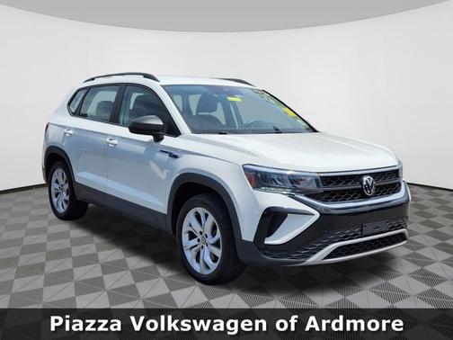 Pure White 2023 Volkswagen Taos 1.5T S
