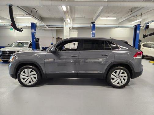 2022 Volkswagen Atlas Cross Sport 3.6L V6 SE w/Technology