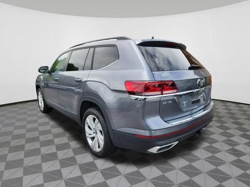 Platinum Gray Metallic 2023 Volkswagen Atlas 3.6 SE w/ Technology