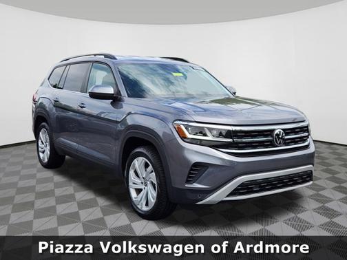 Platinum Gray Metallic 2023 Volkswagen Atlas 3.6 SE w/ Technology