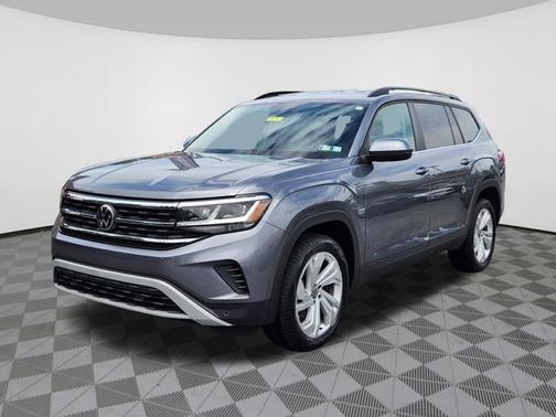 Platinum Gray Metallic 2023 Volkswagen Atlas 3.6 SE w/ Technology