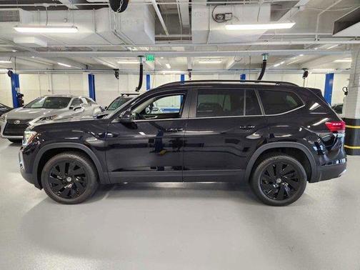 2025 Volkswagen Atlas 2.0T SE