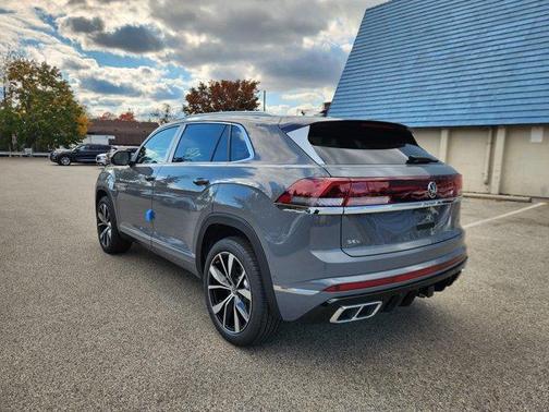 2026 Volkswagen Atlas Cross Sport 2.0T SEL Premium R-Line