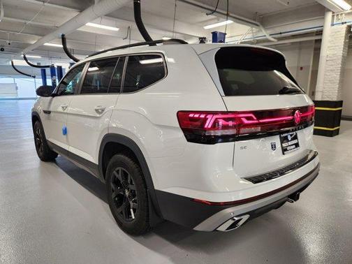 2025 Volkswagen Atlas 2.0T Peak Edition