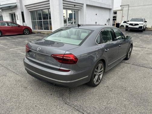2017 Volkswagen Passat 1.8T R-Line